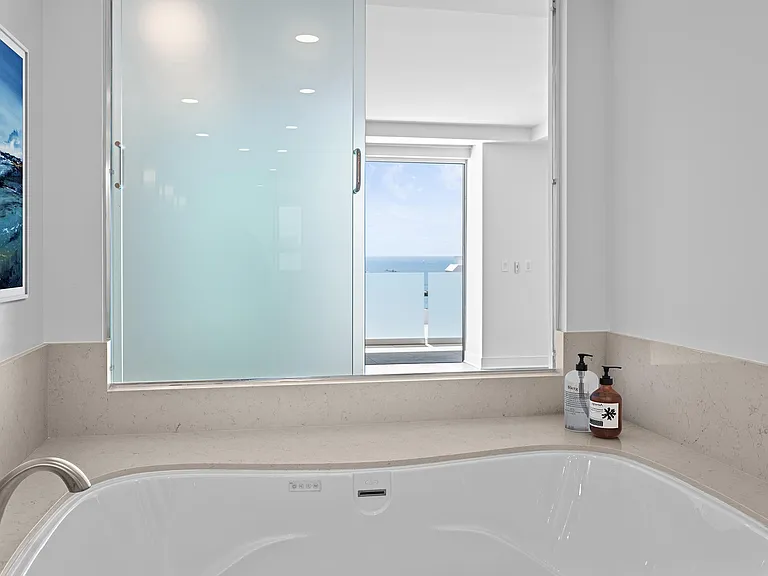 Sea View Villas — Photo 60