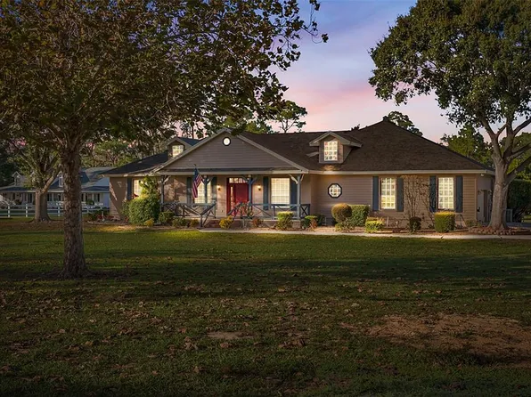 611 Lake Ned Rd, Winter Haven, FL 33884