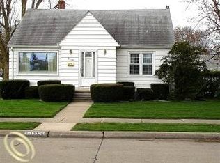 19326 Connecticut St, Roseville, MI