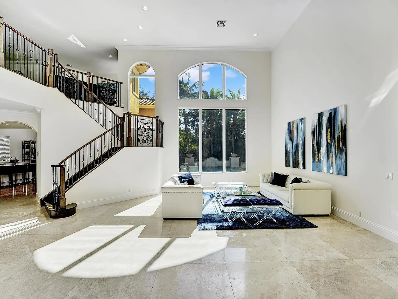 6 bed, 4.5 bath, 4425 sqft, $18,000 — Photo 2