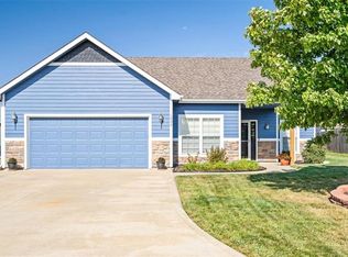 1055 Firetree Ave, Baldwin City, KS 66006