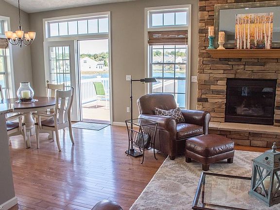 5th image of 4977 Lake Forest Dr
