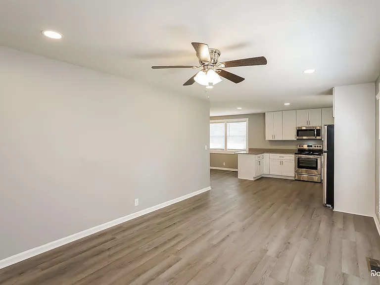 202 Bonnacliff Ct — Photo 4