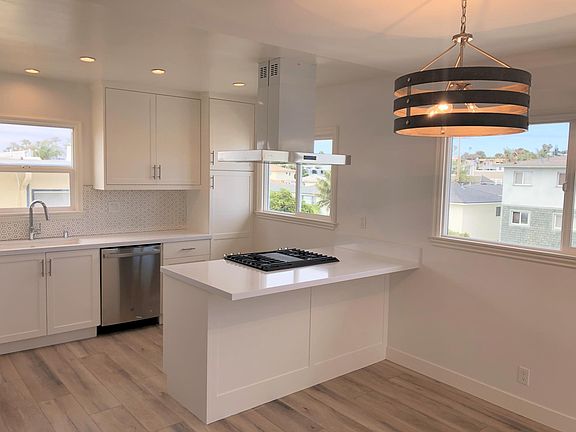 Breakfast Bar - Room for Barstools