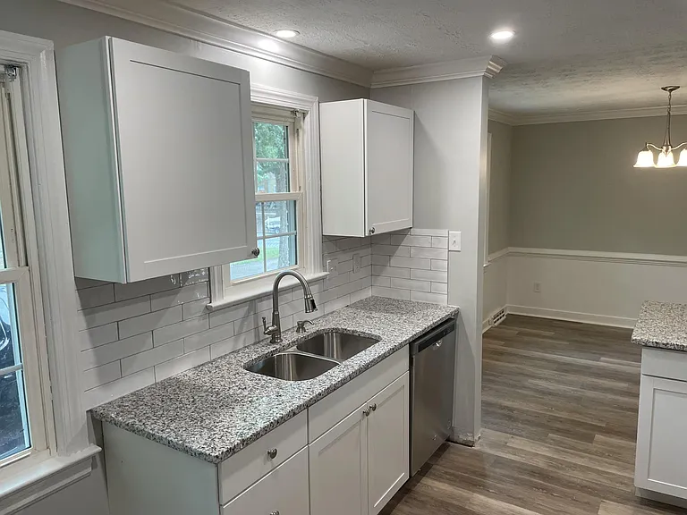 1516 Clearwood Rd — Photo 6