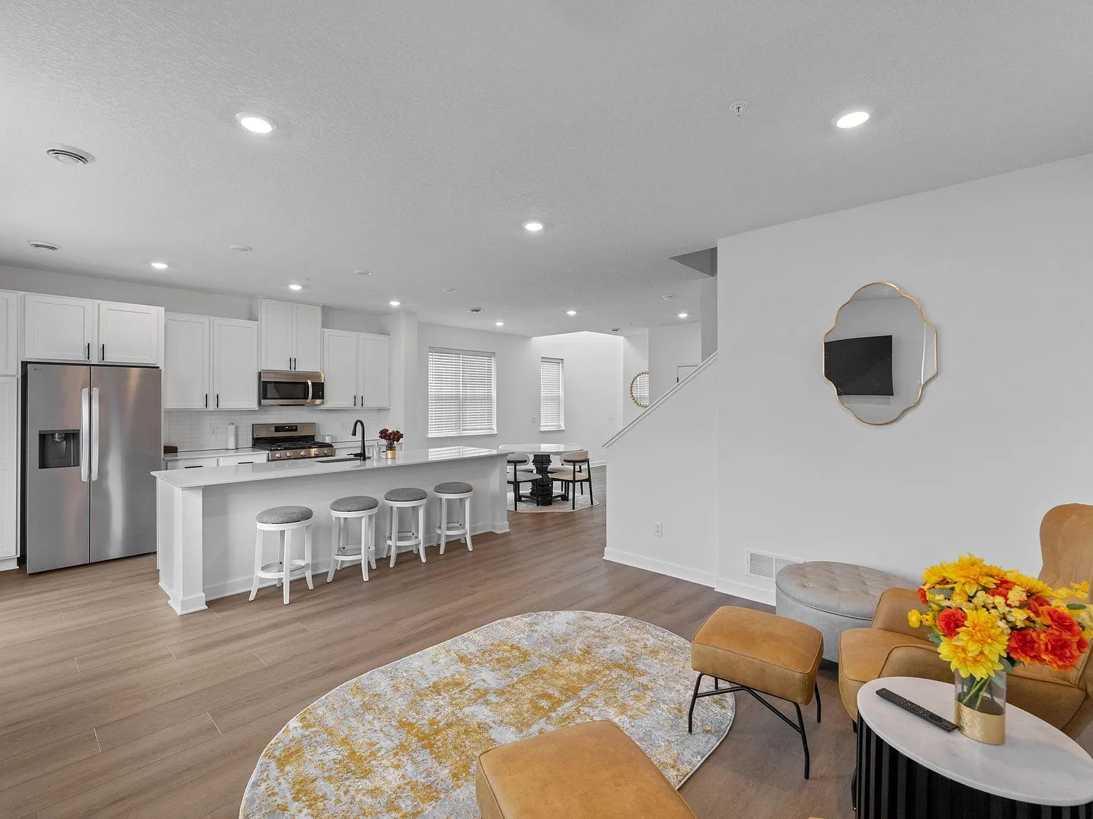 3 bed, 2.5 bath, 1772 sqft, $2,750 — Photo 2