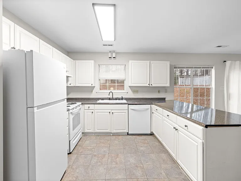 531 Clayton Rd — Photo 9