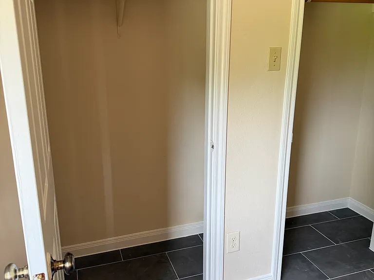33134 Old Hempstead Rd — Photo 30