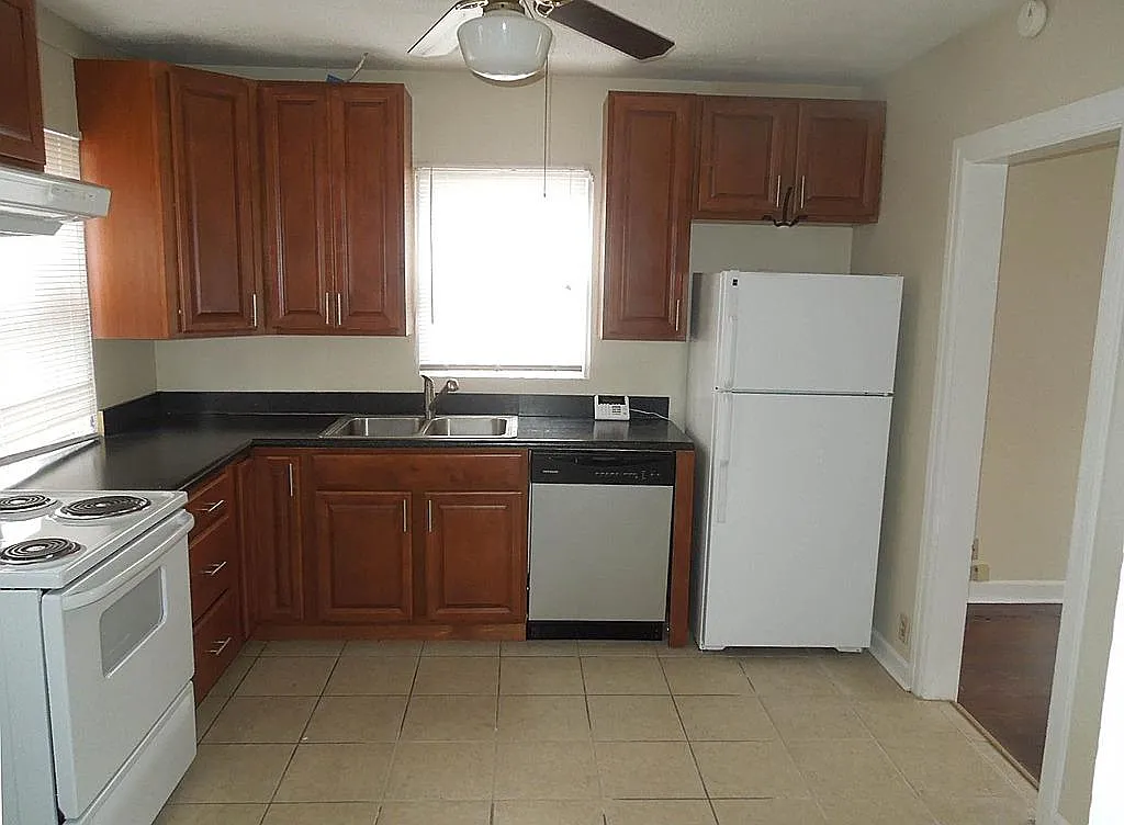 4 bed, 1326 sqft, $1,525 — Photo 4