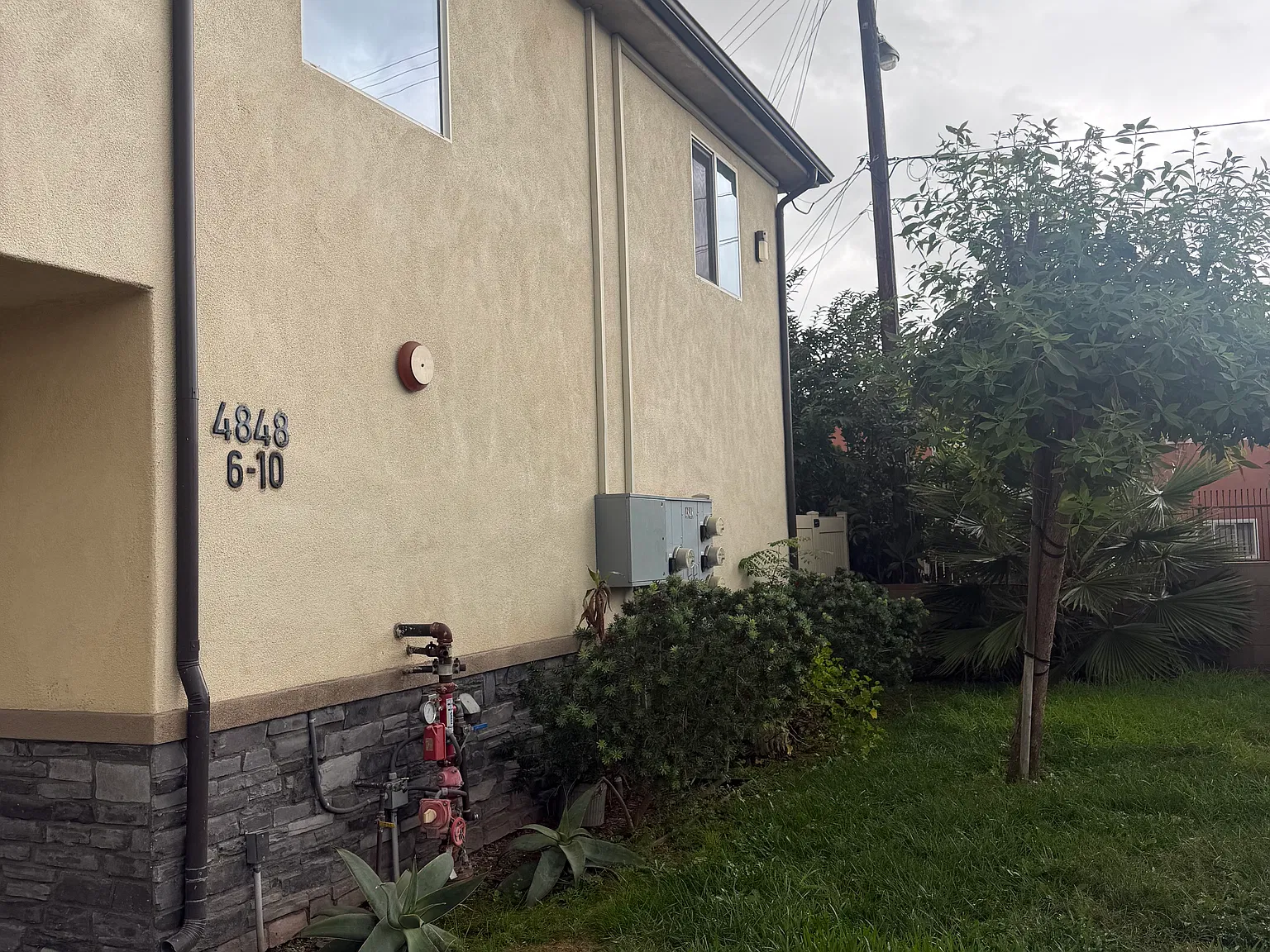 3 bed, 2.5 bath, 1600 sqft, $3,300 — Photo 3