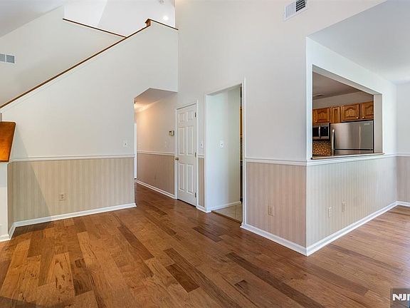 5th image of 200 Cambridge Ct #G100