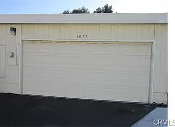 1075 Springs Ln — Photo 14