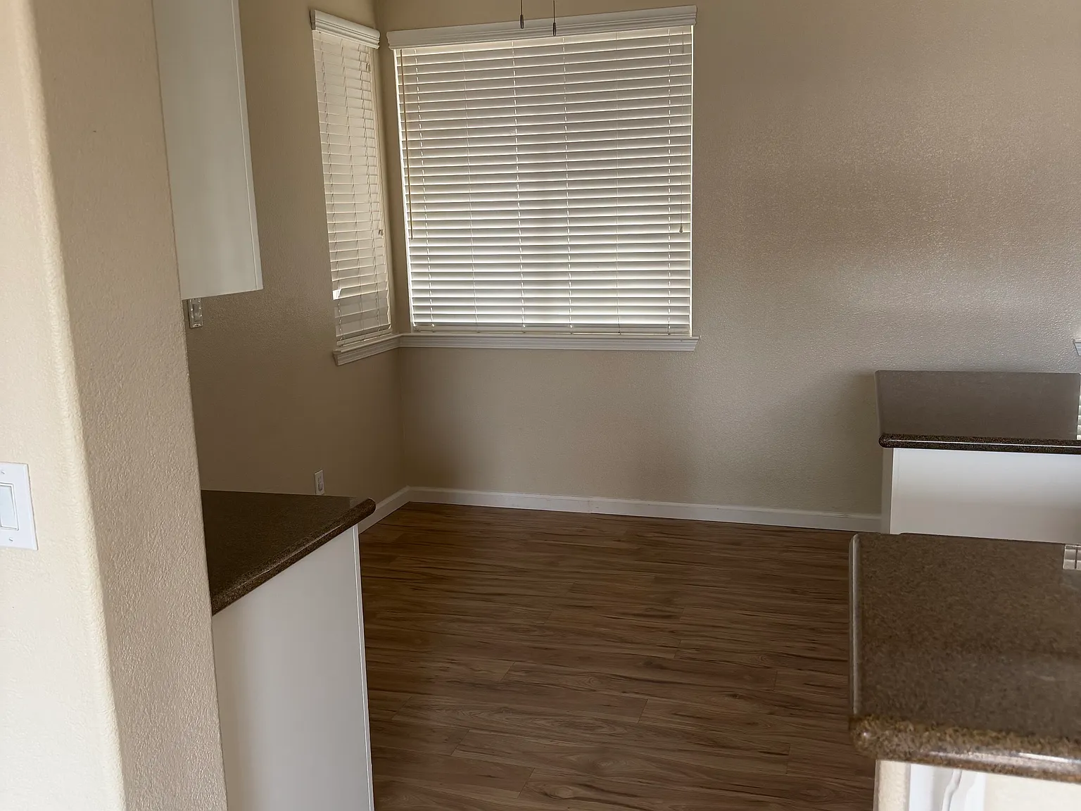 3 bed, 1360 sqft, $2,400 — Photo 2