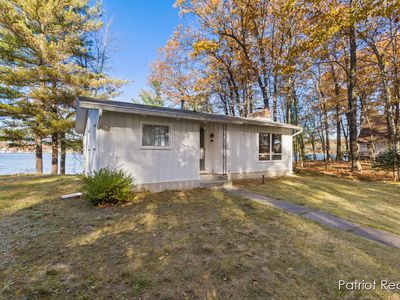 8995 S Deer Point Dr, Newaygo, MI, 49337