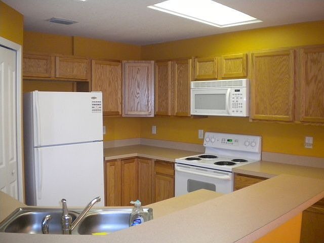 2nd image of 4274 SW Ragen St