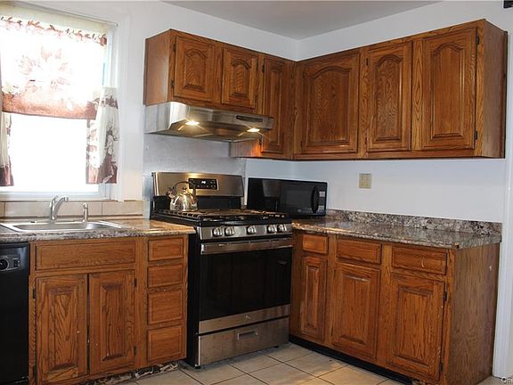 2nd image of 426 Dunham Ave