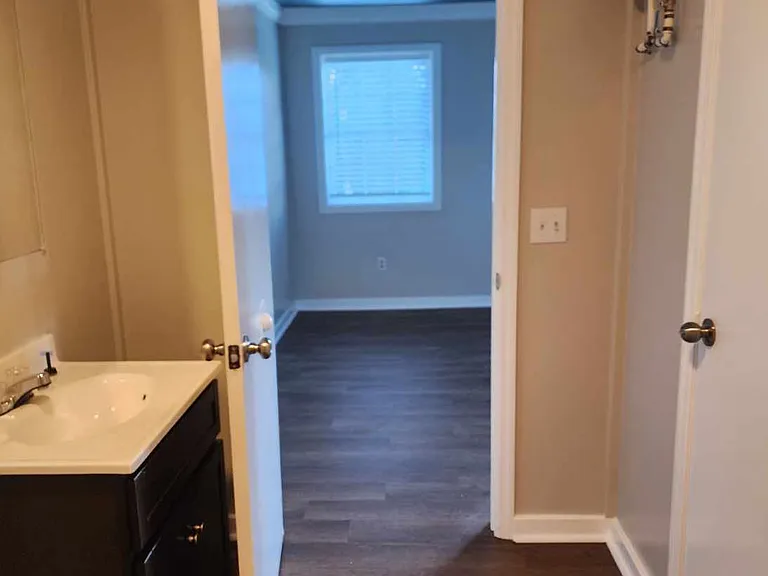 111 Hill St — Photo 23