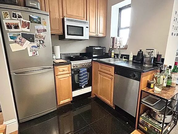 4th image of 156 W 20th St APT 3B