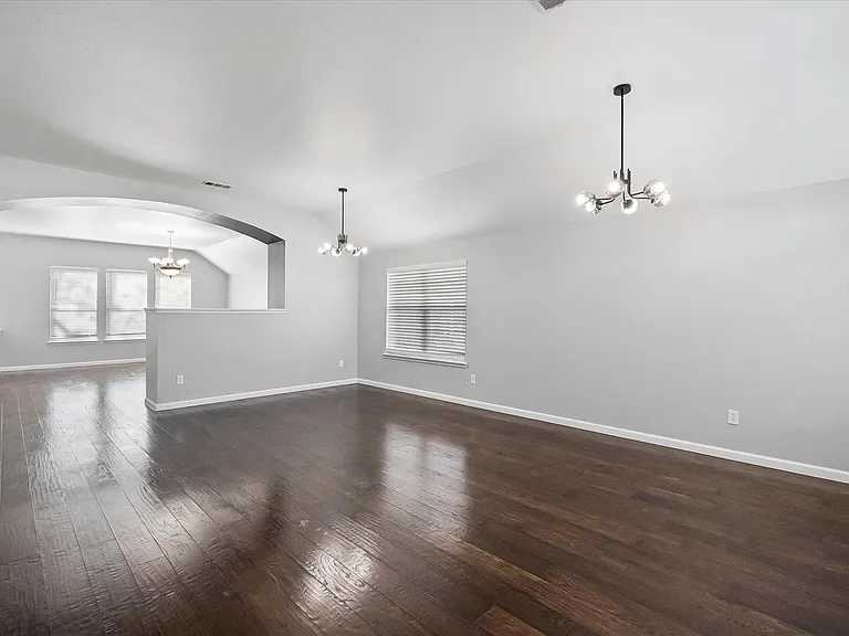 2204 Windcastle Dr — Photo 7