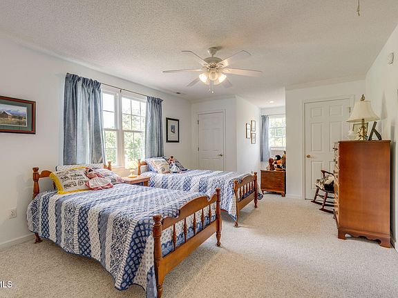 32nd image of 490 Cockatiel Rd
