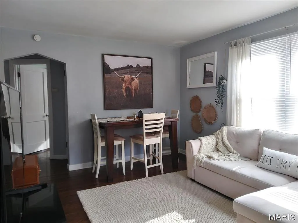 2 bed, 1.0 bath, 816 sqft, $1,600 — Photo 2