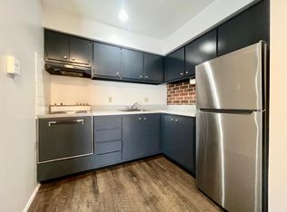 9943 Chateau Roi Ct APT A, Saint Louis, MO 63123