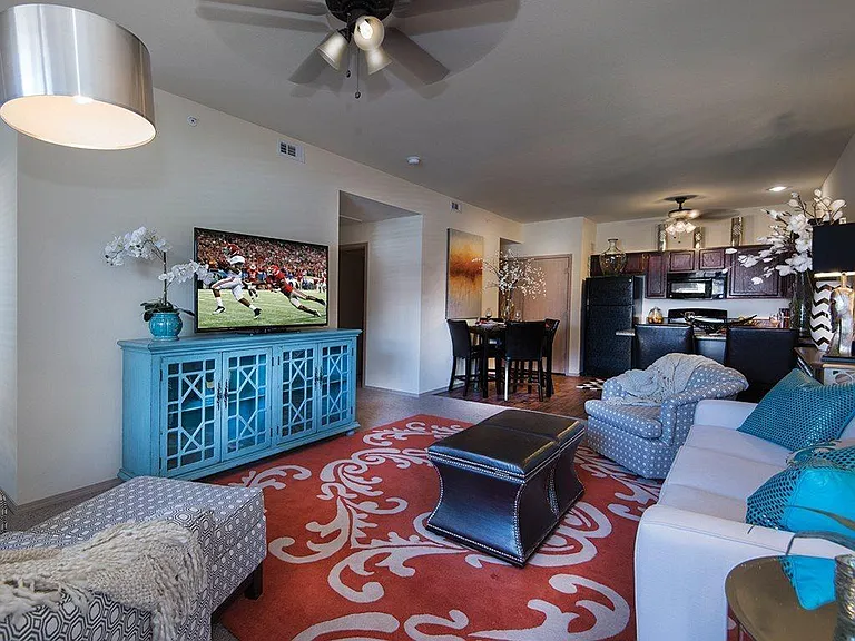 Walton Crossing Apartments — Photo 5