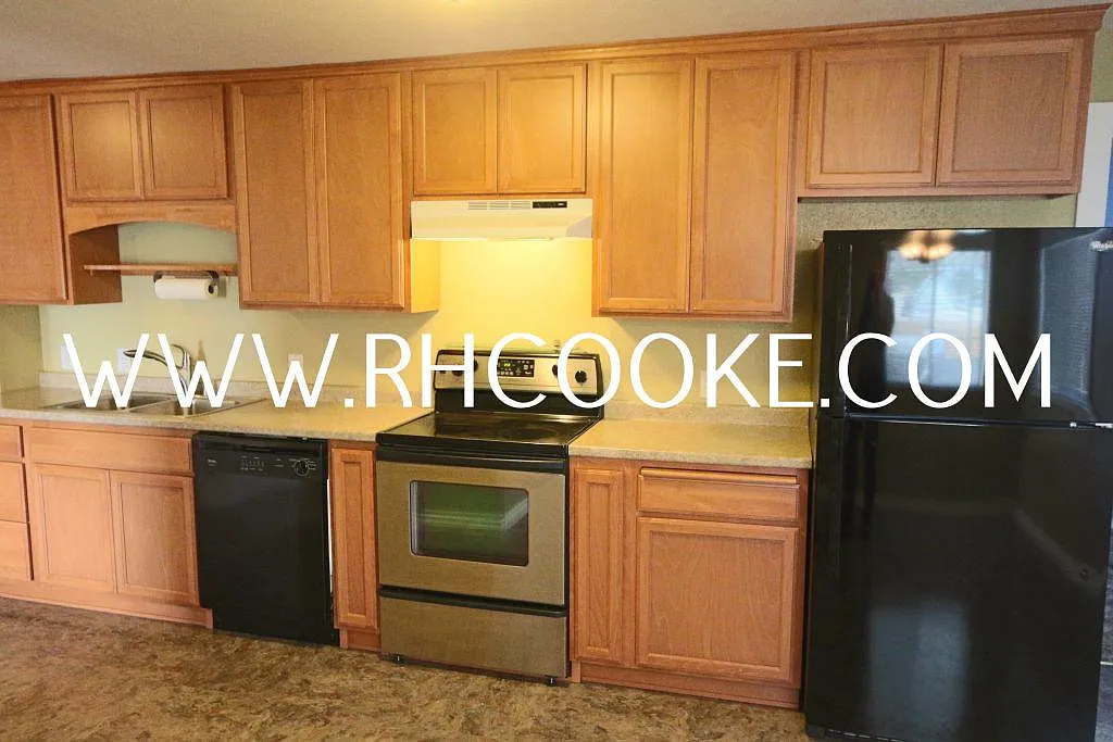 4 bed, 1966 sqft, $1,800 — Photo 4