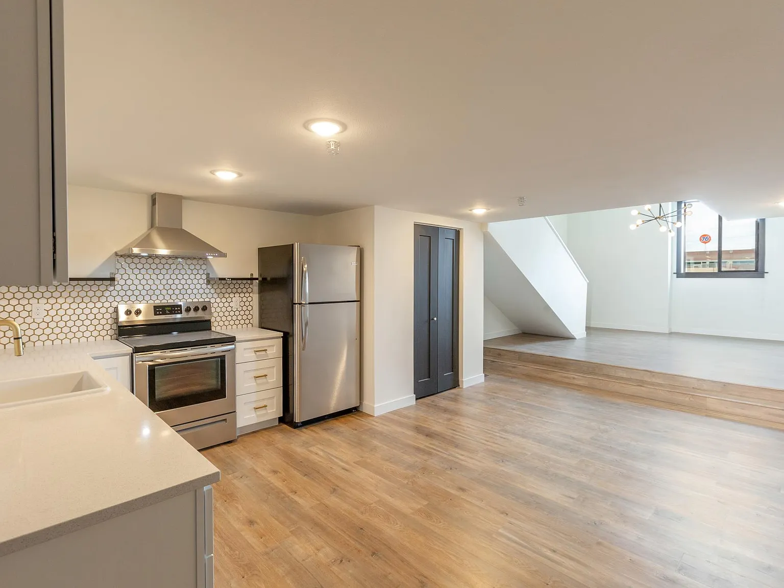 2 bed, 1130 sqft, $1,795 — Photo 3