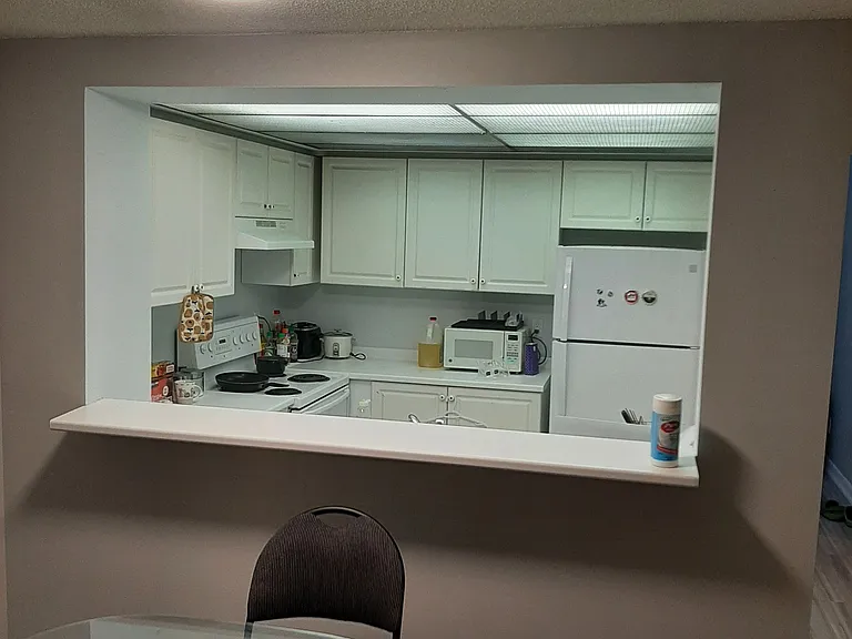 28 Hollywood Ave #607 — Photo 9