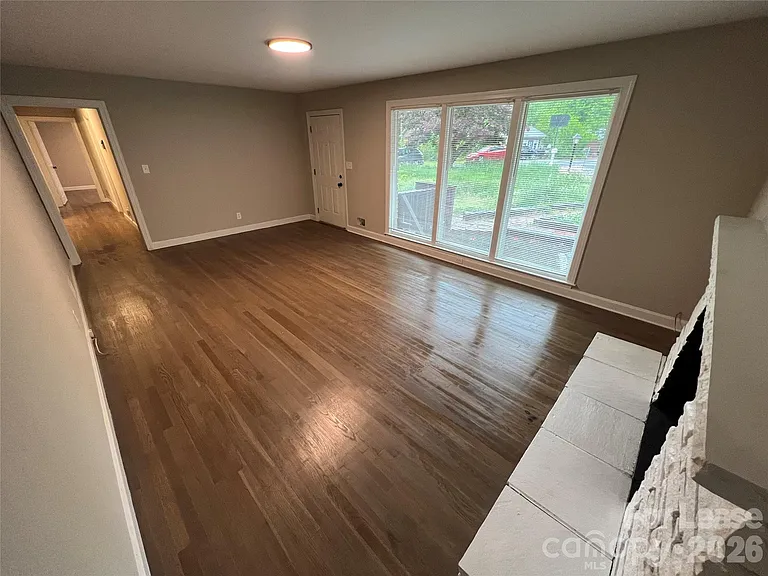 765 8th Avenue Dr SE — Photo 4