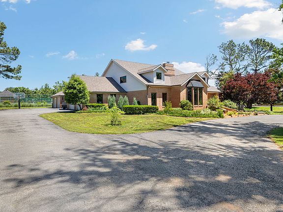 3rd image of 1320 Quail Run Cir