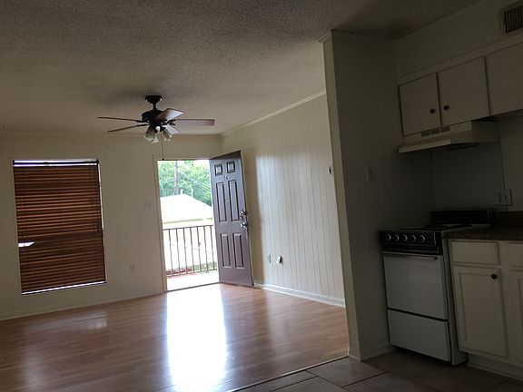 3rd image of 327 General Mouton Ave #1
