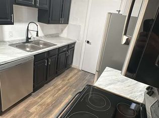 192 Summit St #1L, Pawtucket, RI 02860