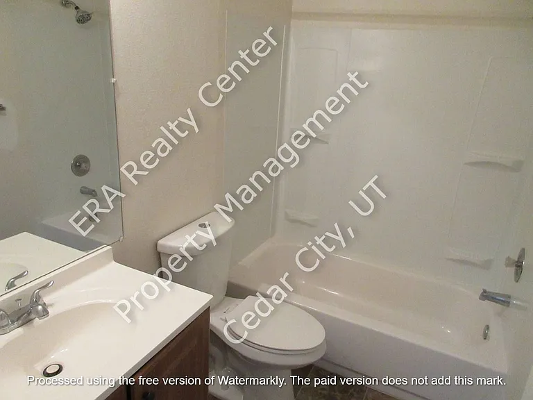 303 N 400 W #1 — Photo 6