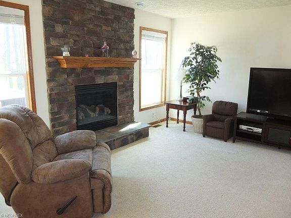 3rd image of 1216 W Chester Dr