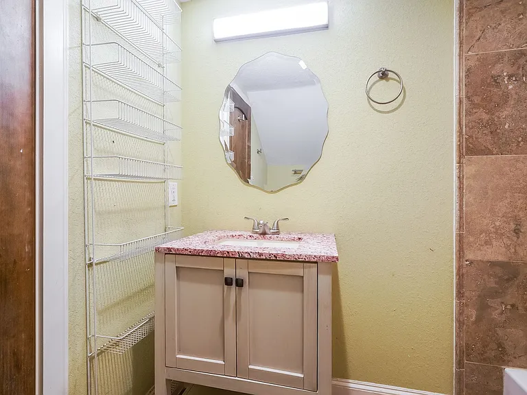 4536 Capitol Ave — Photo 12