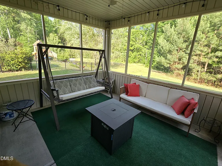 1011 Poplar St — Photo 28