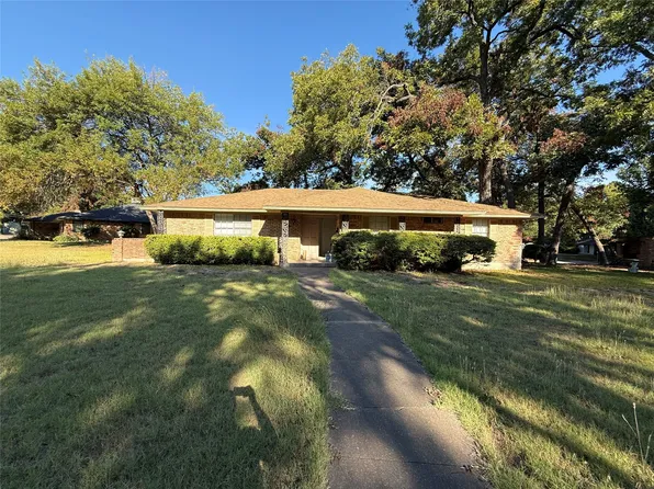 301 Lakewood Dr, Desoto, TX 75115
