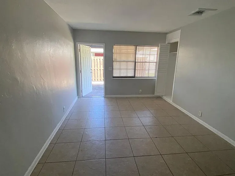 3716 Henry Ave — Photo 6