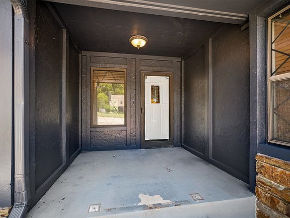 3rd image of 8027 S Irvington Ave