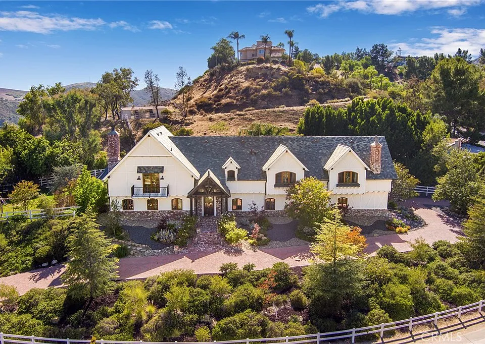 85 Saddlebow Rd