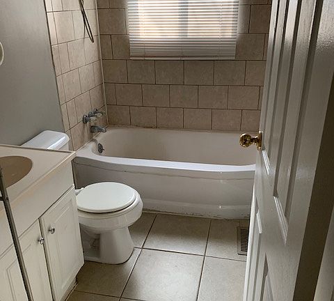 3rd image of 46411 Jefferson Ave #2