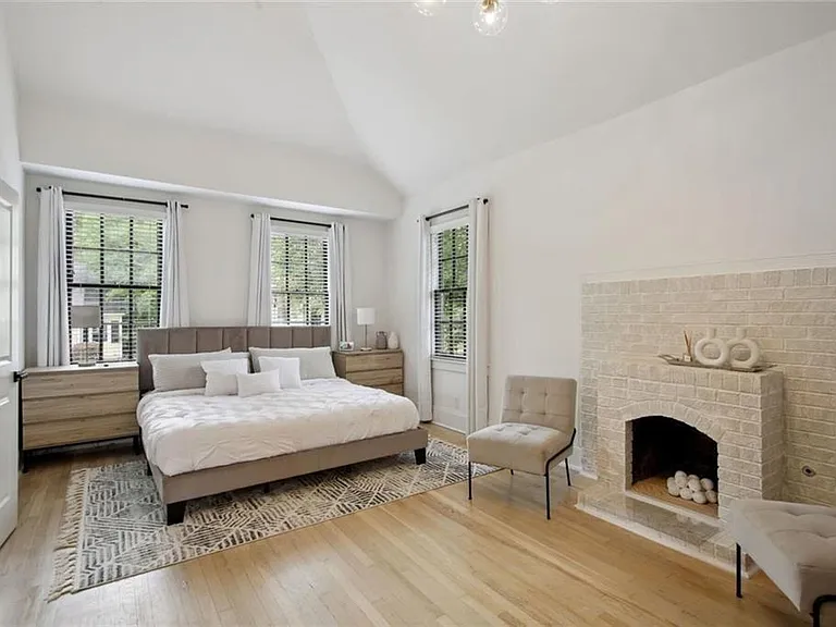 1720 Flagler Ave NE — Photo 13
