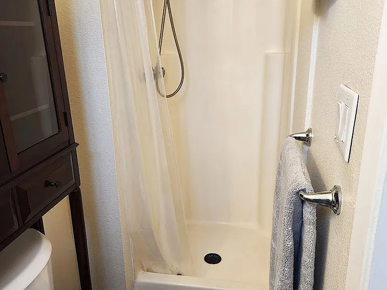 312 Vassar Dr SE — Photo 28