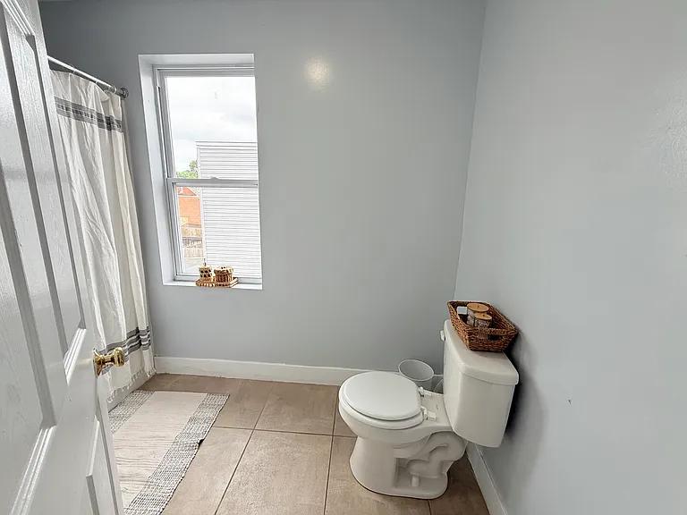 619 Poplar St — Photo 16