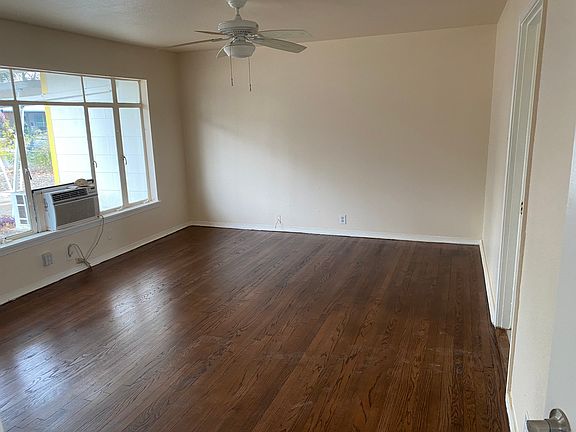 2nd image of 235 Edgebrook Ln