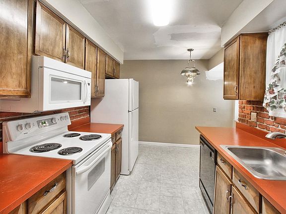 5th image of 1124 W 101st Pl