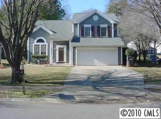 9008 E Burnt Umber Dr, Charlotte, NC 28215