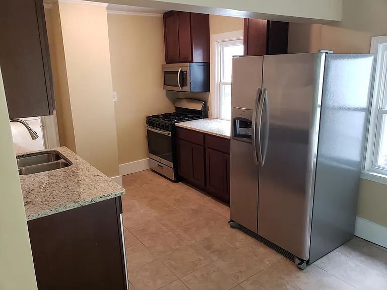 6663 Hillside Ln — Photo 2